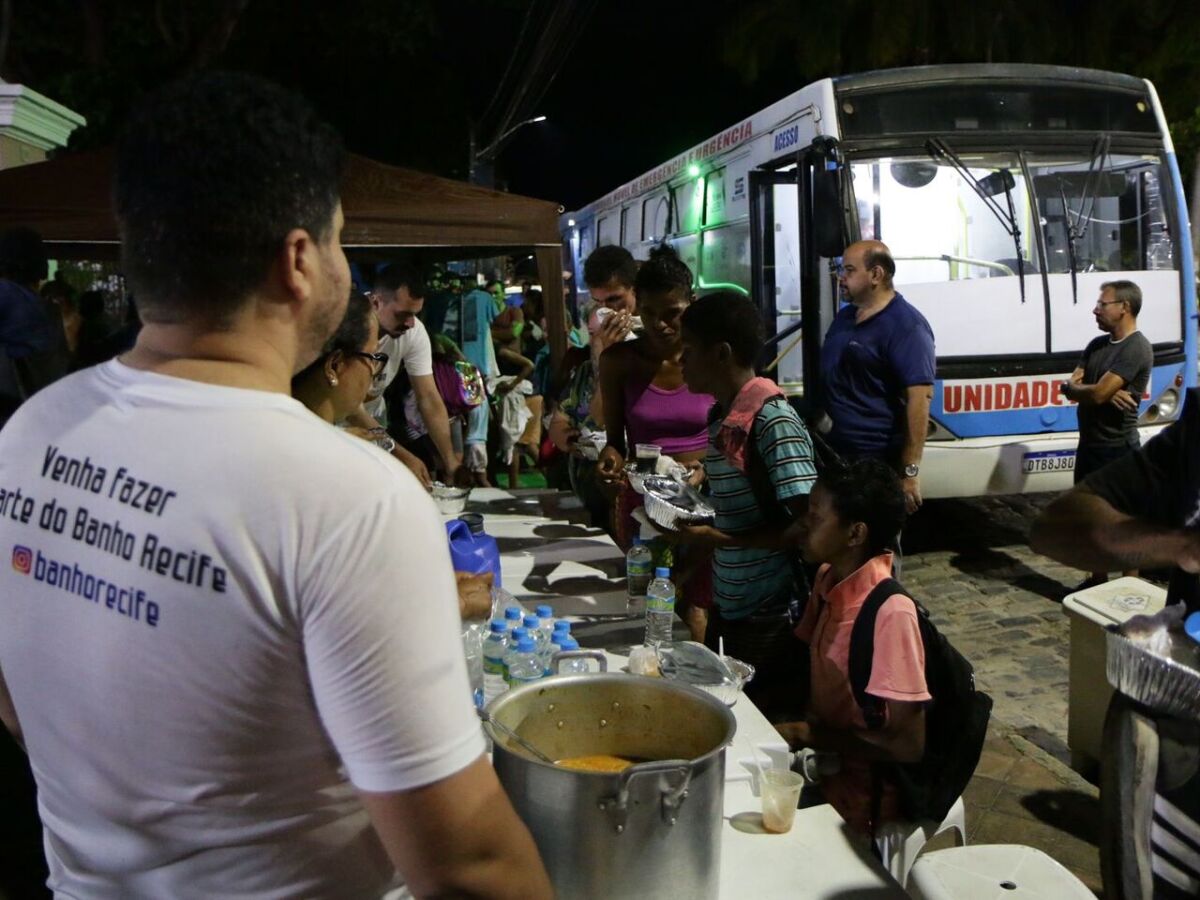 Banho Recife promove cidadania nas ruas da RMR - Folha PE