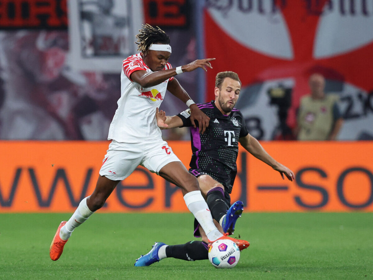 Bayern estreia novo uniforme com empate em casa no jogo de festa