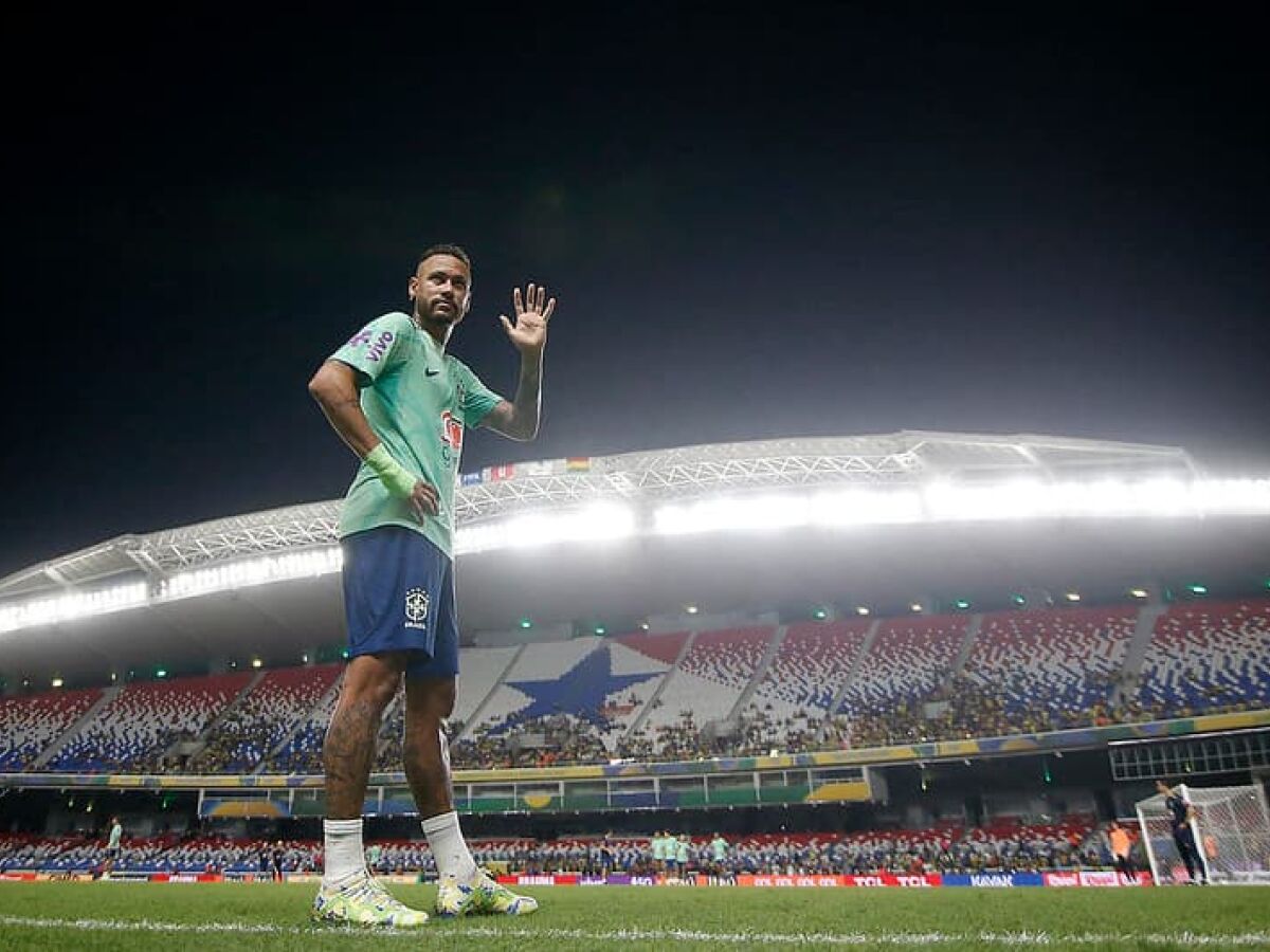 Natal - RN - 06/10/2016 - Eliminatorias da Copa do Mundo de 2018, Brasil x  Bolivia - xxxxxx do Brasil disputa lance durante partida contra Bolivia na  Arena Dunas pelas Eliminatorias da