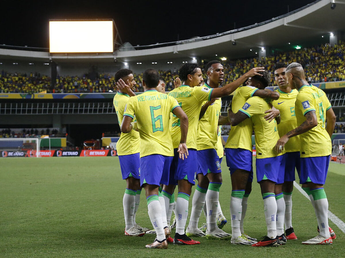 JOGO AMISTOSO ENTRE AS ESCOLINHAS DE FUTEBOL SETE