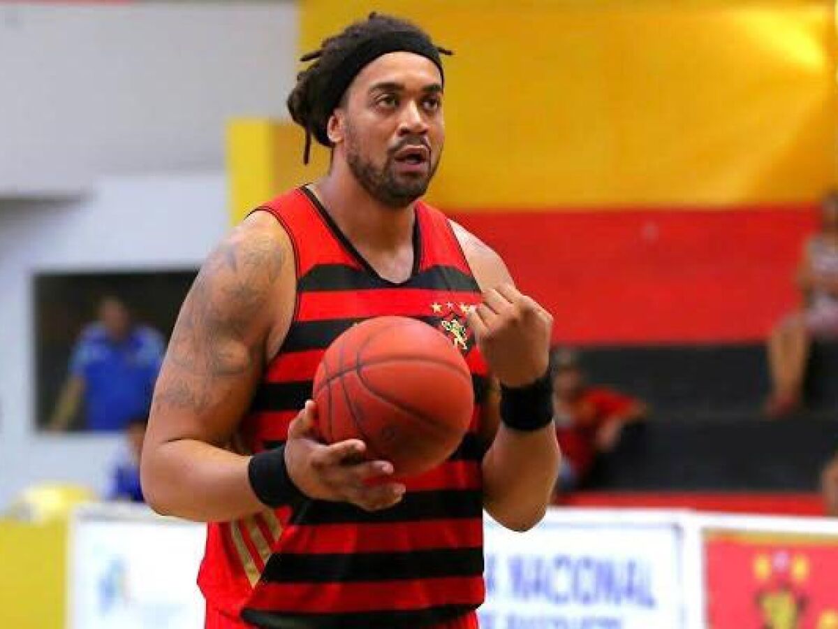 Morre aos 40 anos jogador Sidão, ex-pivô do Mogi Basquete