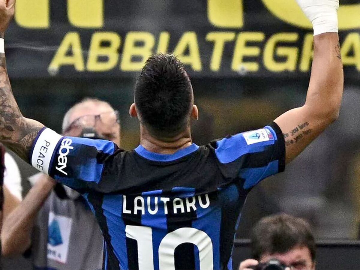 Riccardo Orsolini Bolonha Durante Jogo Futebol Italiano Serie