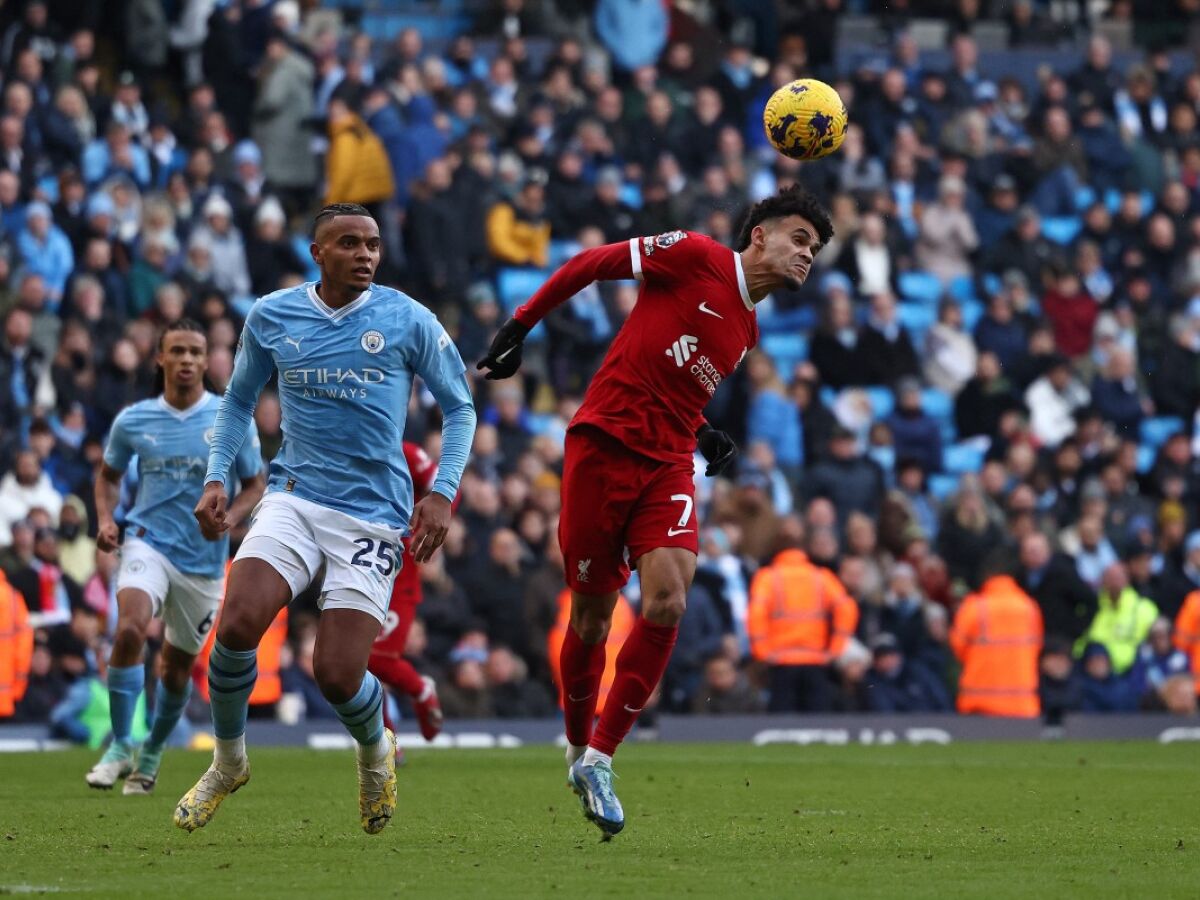 Liverpool e Manchester United ficam no empate pelo Campeonato Inglês