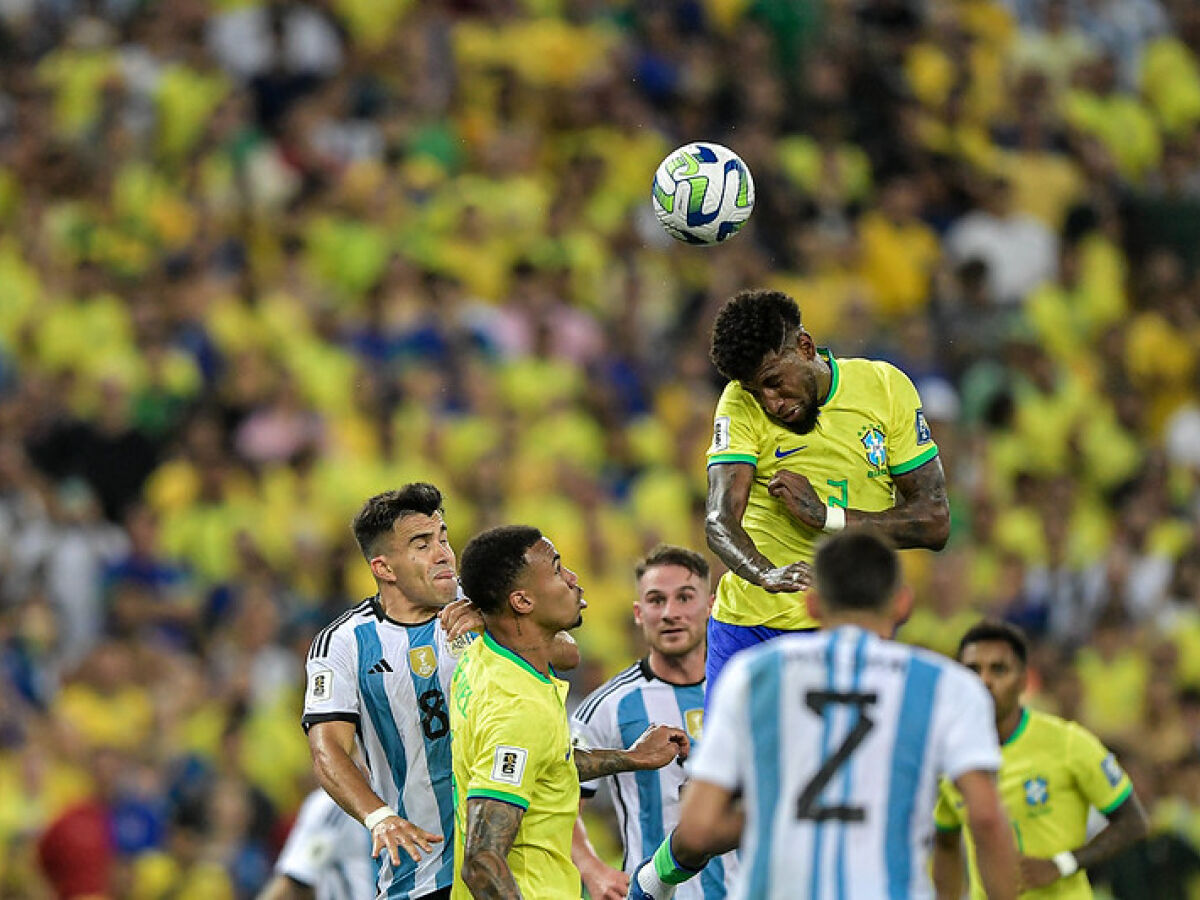 Brasil e Argentina empatam sem gols em jogo muito disputado