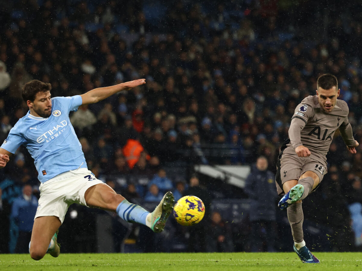 Tottenham arranca empate no fim contra City, que cede 2º lugar ao Liverpool