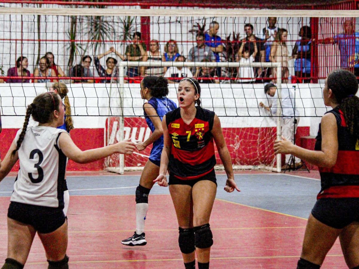 Time feminino de vôlei do Central fica em 3º no Campeonato Pernambucano, central