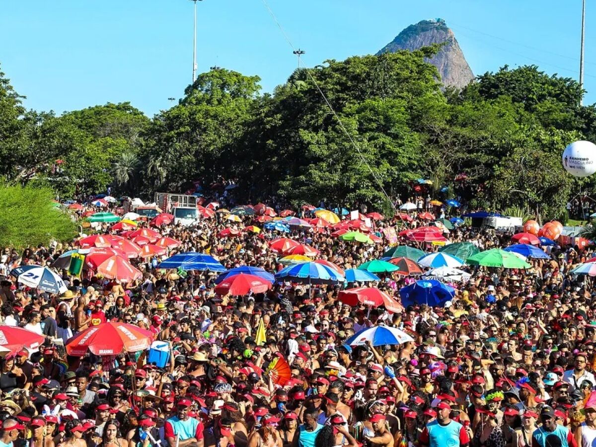 Carnaval no Rio de Janeiro terá distribuição de água e 453