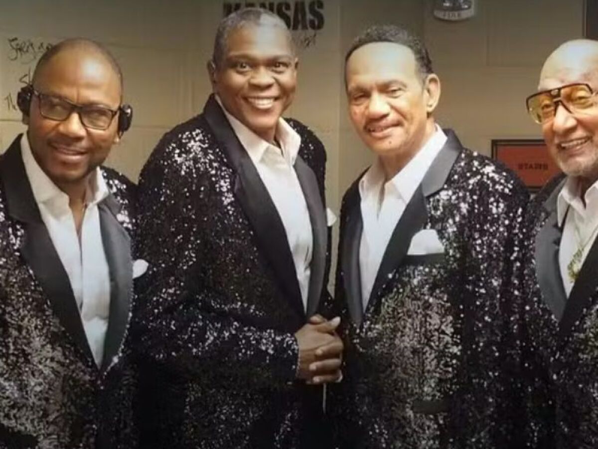 A formação atual do Four Tops, com Lawrence Payton Jr., Alexander Morris, Ronnie McNeir e Abdul 'Duke' Fakir