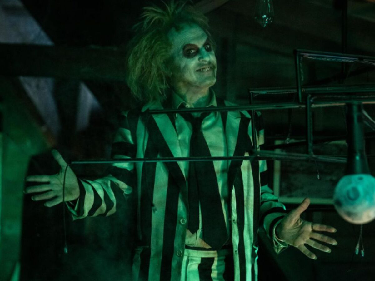 O ator Michael Keaton, de 72 anos, voltará a assumir o papel do demônio travesso