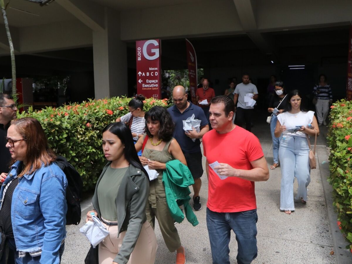 Entrada de candidatos do Concurso Nacional Unificado, bloco G da UNICAP 