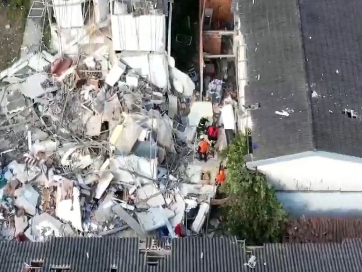 Imagens de drone mostram os escombros no local