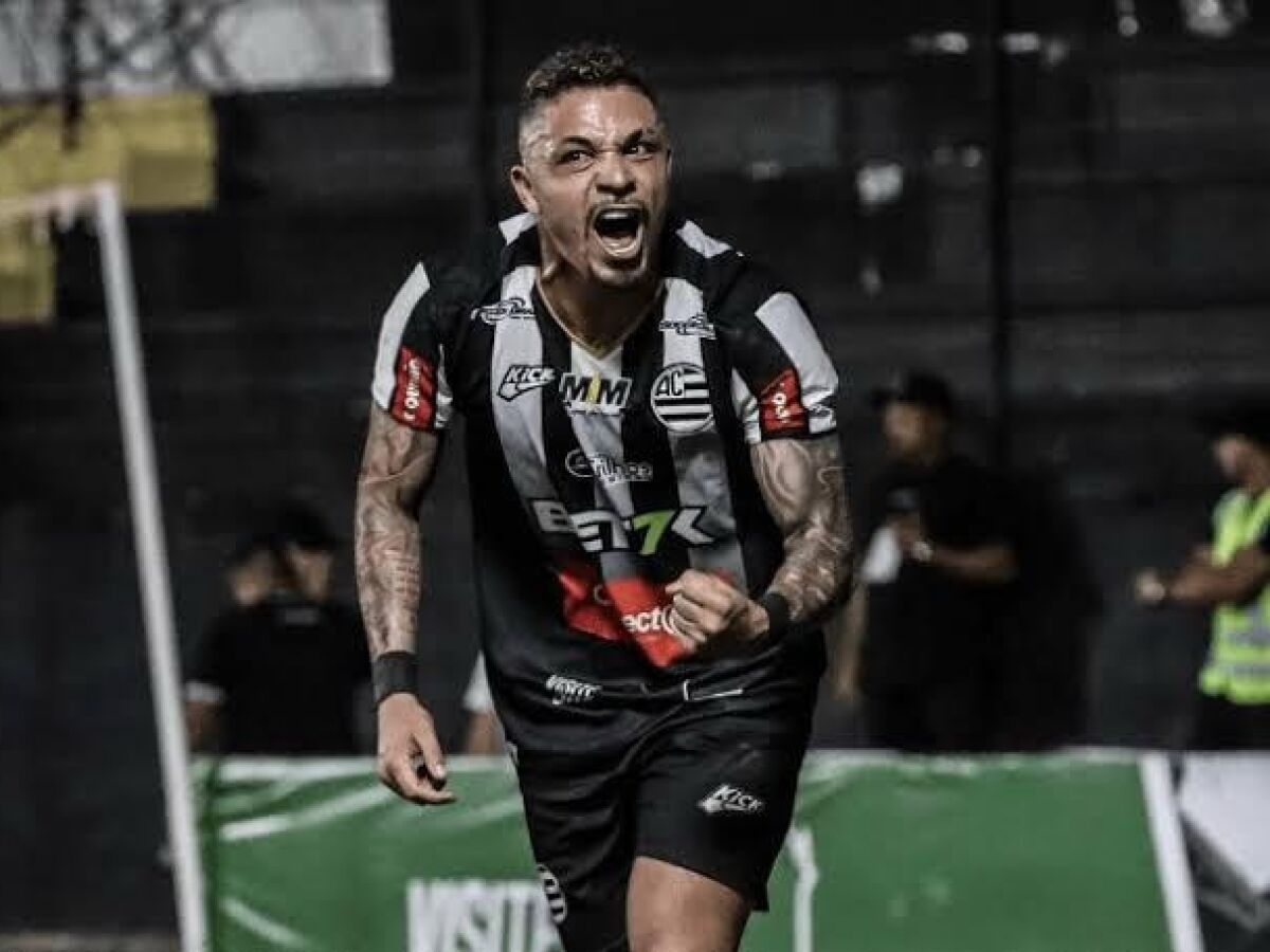 Geovane, atacante do Athletic