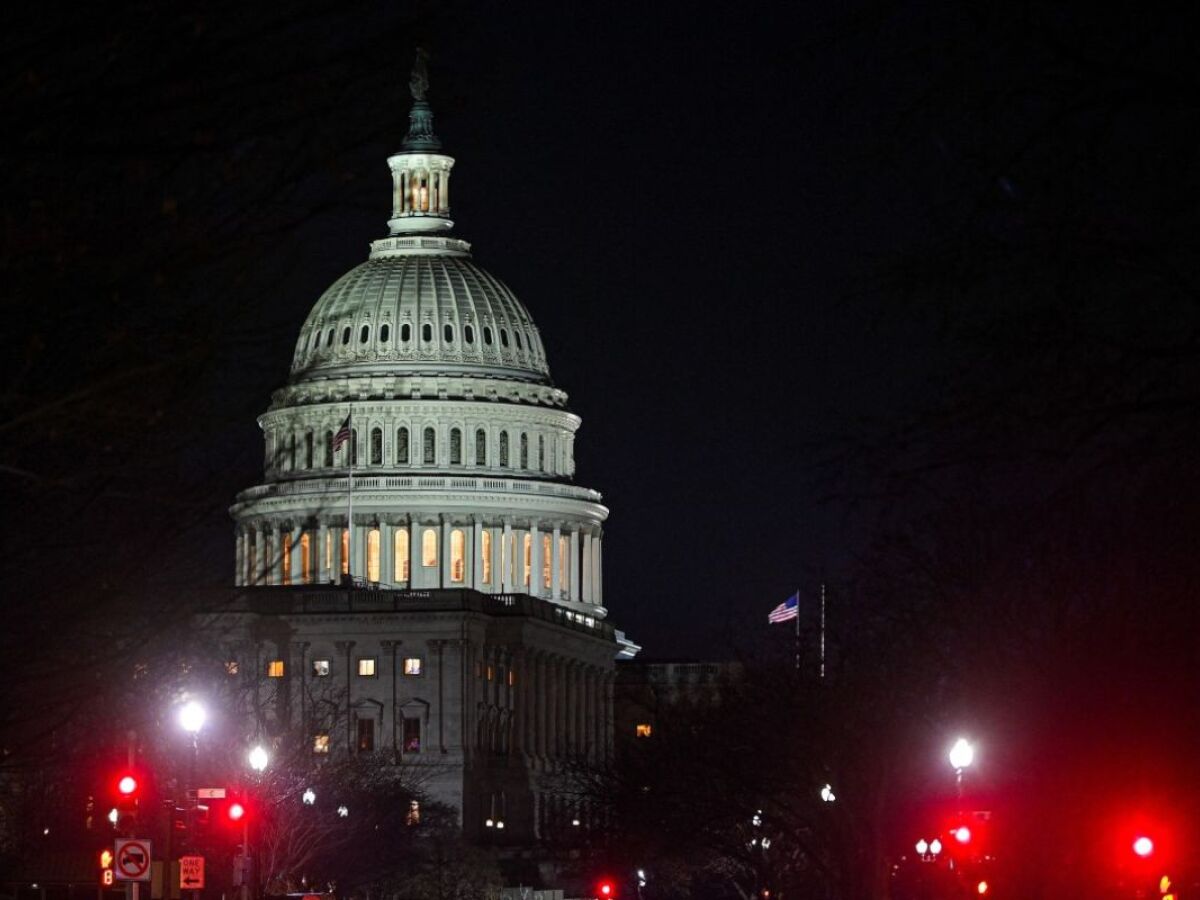 O Congresso dos Estados Unidos aprovou uma lei que assegura o financiamento do governo federal até meados de março
