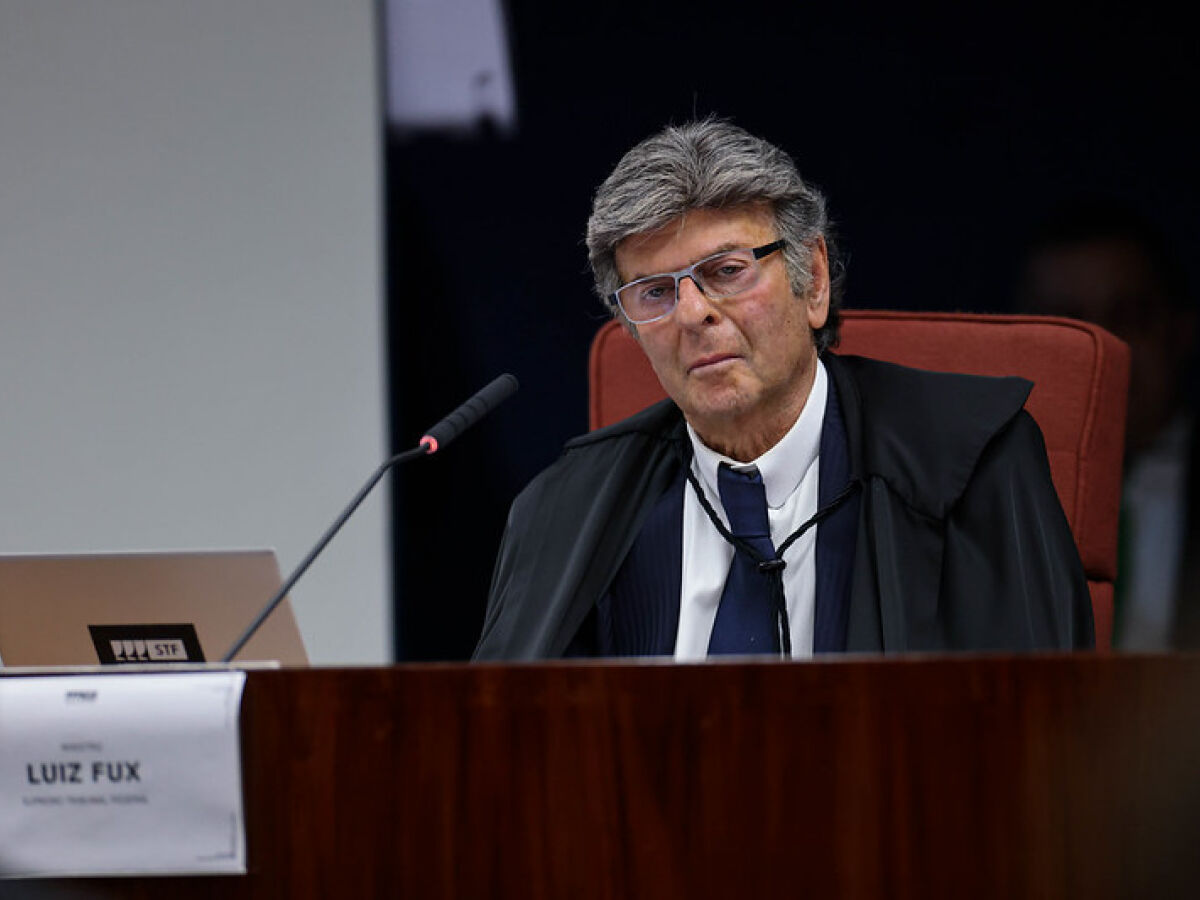 Fux questiona Cid sobre sequência de depoimentos em delação - Folha PE