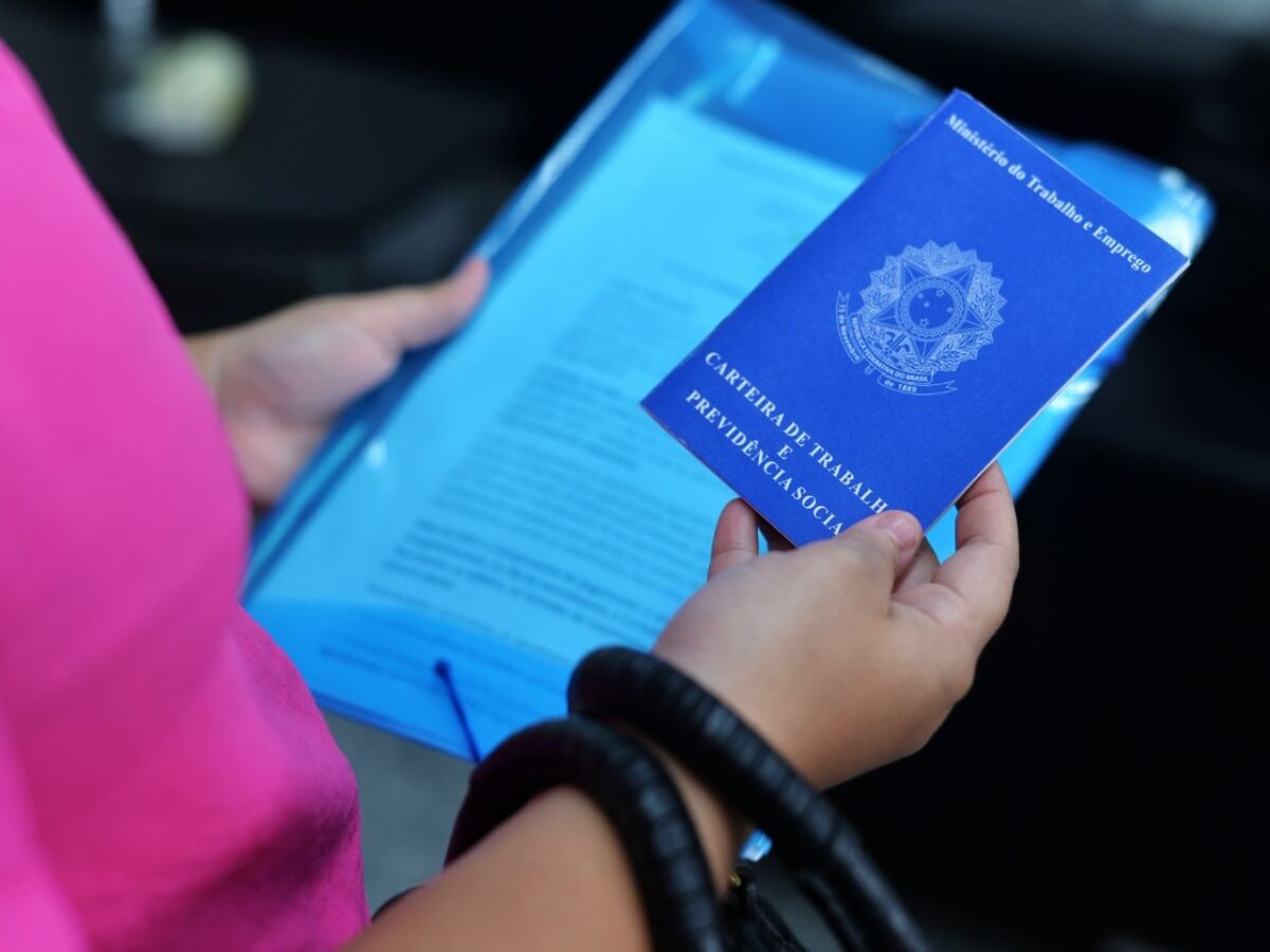 Recife é a capital do Nordeste que mais gerou emprego em outubro, segundo Caged - Folha PE