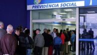 Servidores pressionam por derrubada do veto orçamentário que cortou R$ 1 bi do INSS
