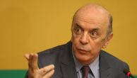 "Há poucas semanas o Senado descobriu que as famílias passam fome", critica José Serra
