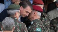 Quem decide se um povo vai viver democracia ou ditadura são as Forças Armadas, diz Bolsonaro