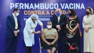 Momento histórico: vacina contra a Covid-19 é aplicada pela primeira vez em Pernambuco