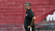 Após derrota no Clássico, Alexandre Gallo explica ausência de Chiquinho entre os titulares