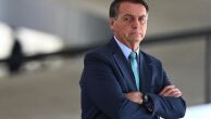 Bolsonaro diz que só toma vacina aceita na Europa e nos EUA e exclui modelo 'lá de São Paulo'