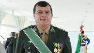 Comandante diz que Exército segue a Constituição e pede cautela da tropa com redes sociais