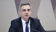 Julgamento da 'linguagem neutra' no STF é interrompido e poderá ter participação de André Mendonça