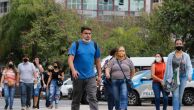 Queda de casos em outros países indica que pico de ômicron pode acontecer em duas a três semanas