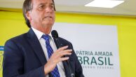 Bolsonaro lamenta perda do poder de compra dos servidores e promete recuperação 'especial' para PRF