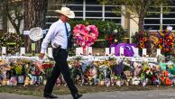 Associação Nacional de Rifles realiza convenção no Texas, onde massacre matou 21 pessoas