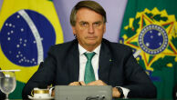 Bolsonaro sugere 'sombra da suspeição' sobre eleições e volta a pedir participação das Forças Armada