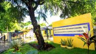 Alunos têm crise de ansiedade após homem pular muro e ser preso dentro de escola estadual no Recife
