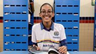 Aprovada em três universidades do exterior, estudante ganha passagem do Governo de Pernambuco