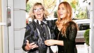 Sobrinha de Olivia Newton-John conta últimos dia da atriz: "muito doente, mas corajosa até o fim"