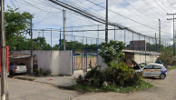 Dois homens são mortos a tiros e três ficam feridos em campo de futebol no bairro da Mustardinha