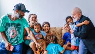 Famílias recebem indenizações por "prédios-caixão" em Pernambuco