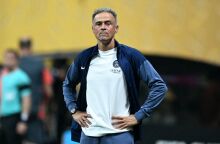 PSG chega ao Catar e Luís Enrique se preocupa com desgaste físico