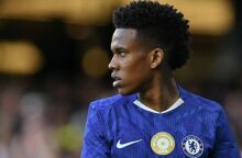 Estevão se recupera de lesão e vai reforçar Chelsea no sábado diante do Aston Villa pelo Inglês