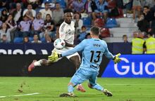 "Os 45 milhões de euros de Vini Jr. criaram um monstro", diz jornal espanhol sobre o Flamengo