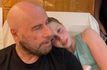 Processo revela que filho de John Travolta pode ser bisneto de Elvis Presley; entenda 