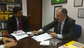 Advogado discute com Cristovam Buarque Federalização da Educação em PE