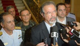 Ministro diz acreditar em participação breve das Forças Armadas em PE