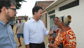 Anderson tenta acelerar obras de unidade de saúde
