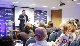 Geraldo discute ambiente de negócios em evento da Amcham 