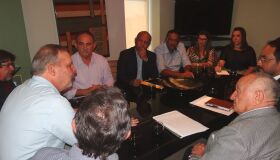 Armando recebe prefeitos e vices de municípios do Sertão