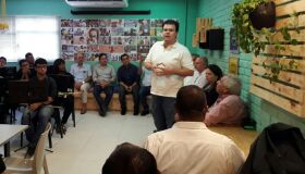 No Recife, Fernando Coelho Filho visita incubadora social