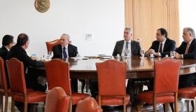 Em Brasília, Câmara se reúne com Temer 