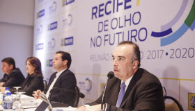 Prefeitura do Recife faz balanço de metas e gastos