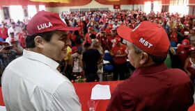 Campanha de Paulo Câmara ganha o tom vermelho