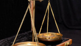 O Incessante e Acalorado Debate entre Monetarismo e Fiscalismo